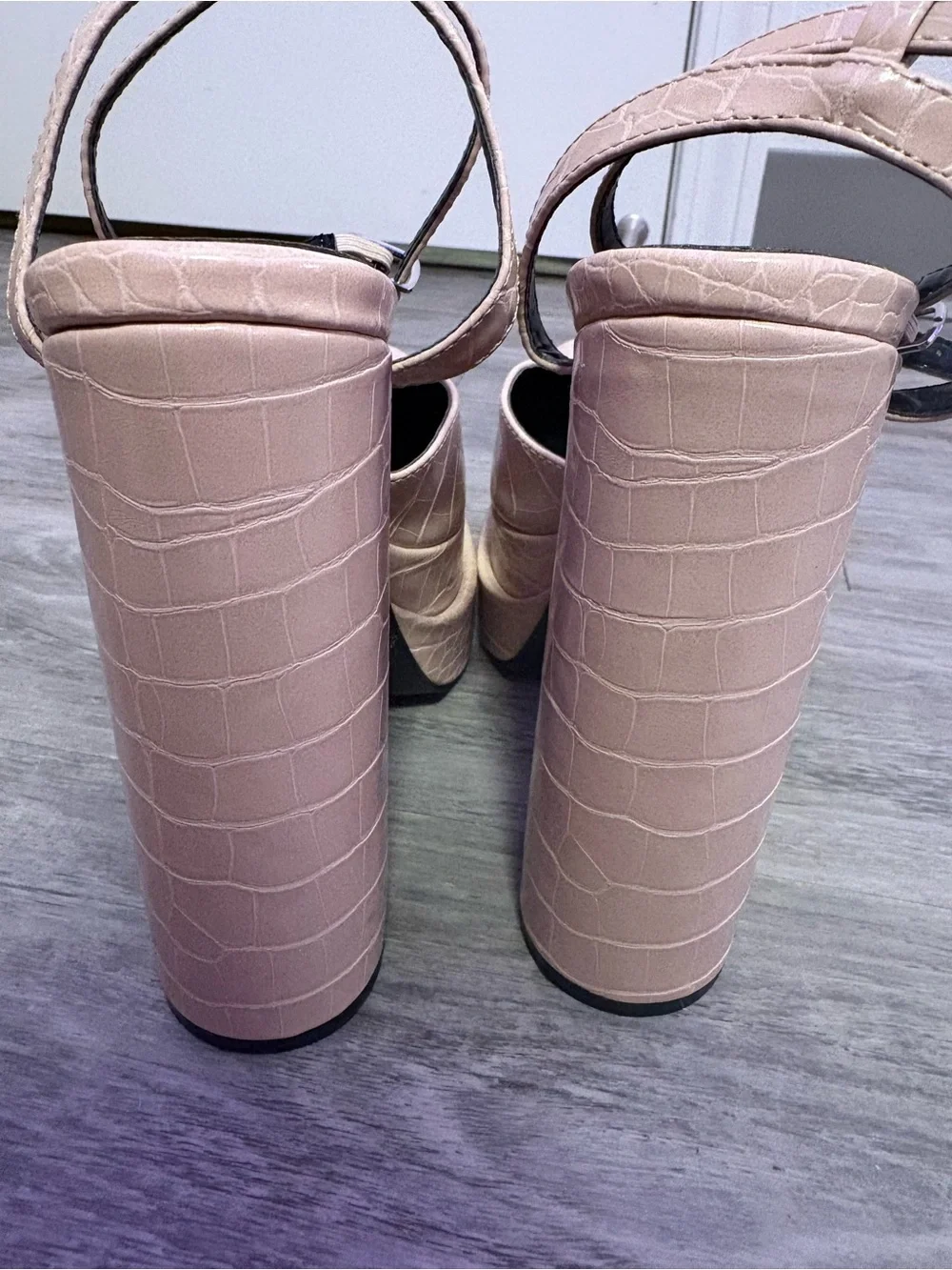 Never worn Moonchild closed toe statement platform heel - stone croc